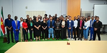 Jeugdraad 1 Minister Gopal benadrukt het belang van een geïntegreerd jeugd- en sportbeleid en belooft volledige steun in 2026. Ontdek hoe jongeren actief bijdragen aan Surinames toekomst.