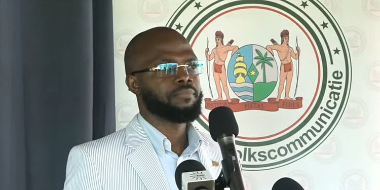 Screenshot 2025 12 12 002446 Minister Misiekaba benadrukt het belang van moderne voorlichting en uitbreiding van testlocaties om hiv te bestrijden. Lees verder voor meer details en acties.