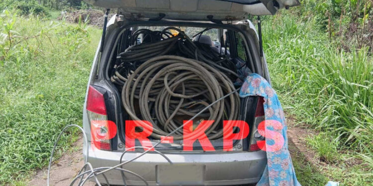 Zwaar beladen voertuig leidt tot aanhouding aan Martin Luther Kingweg, kabels in beslag genomen 1 Screenshot 2025 12 16 130420 Een zwaar beladen voertuig met elektrische kabels leidde tot aanhouding aan de Martin Luther Kingweg. Lees verder voor alle details en ontwikkelingen.