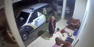 Screenshot 2025 12 31 090842 Een moeder is aangehouden na mishandeling van haar 1-jarige dochter, vastgelegd in een viraal filmpje. Lees verder voor meer informatie en steun kinderbescherming.