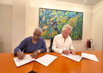 SigningSHATASTIVASURFriendofStivasur26112025 002 STIVASUR en SHATA bundelen hun krachten om verantwoord alcoholgebruik in de Surinaamse hospitalitysector te stimuleren. Met trainingen en bewustwordingscampagnes zetten ze in op veiligheid, gastvrijheid en een positief imago voor toerisme - Lees meer en laat een reactie achter...