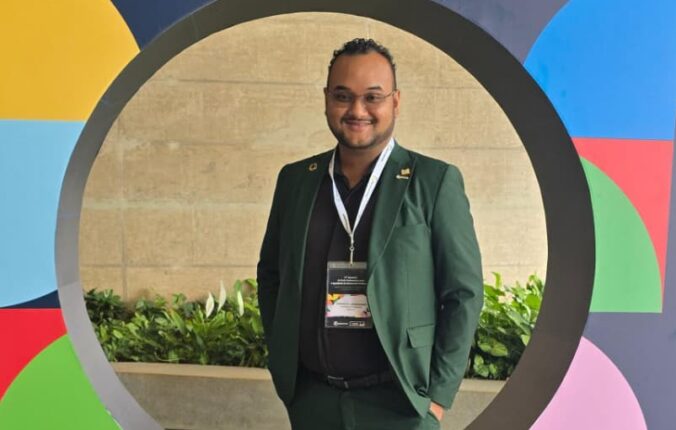 WhatsApp Image 2025 12 10 at 1.21.11 AM e1765368712322 Vandaag staan basisrechten centraal: veiligheid, onderwijs en gelijke kansen voor iedereen in Suriname. Ontdek hoe Hakiem Lalmahomed zich hiervoor inzet en lees verder.