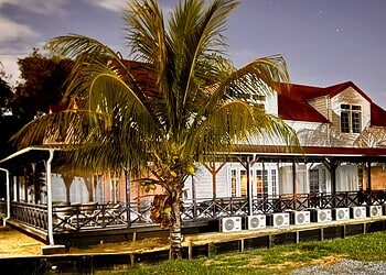 WhatsApp Image 2025 12 26 at 6.19.18 PM Boutique Hotel Peperpot opent het nieuwe Citrushuis met 20 luxe kamers, perfect voor wie Suriname’s natuur en comfort wil ervaren. Ontdek meer in het artikel!