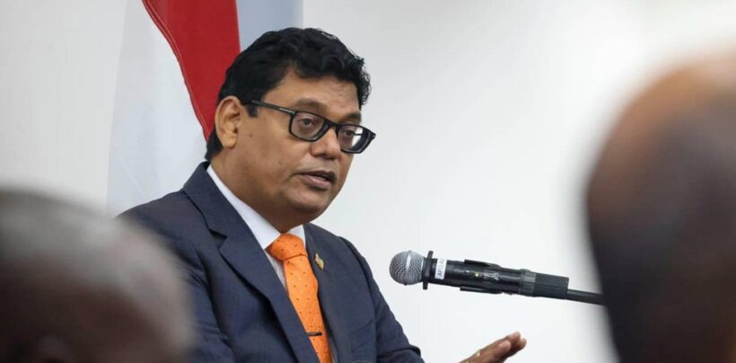 aziz gajadien VHP-fractieleider Asis Gajadien ziet in het staatsbezoek van koning Willem-Alexander en koningin Máxima een bevestiging dat Suriname en Nederland bereid zijn verder te bouwen aan een nieuwe relatie, gebaseerd op wederzijds respect en gelijkwaardigheid. Dat zei hij tijdens de buitengewone openbare vergadering van De Nationale Assemblée (DNA) in het kader van het bezoek.