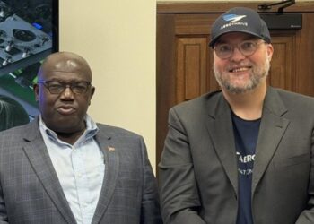 c6af4d4d a807 4456 8e4f 342aa377a6e0 e1764987694398 Suriname werkt samen met internationale experts om het luchtvaarttoezicht te versterken en streeft ernaar uiterlijk in 2028 van de EU Air Safety List te verdwijnen. Dit project krijgt brede steun en moet de veiligheid duurzaam - Lees meer en laat een reactie achter...