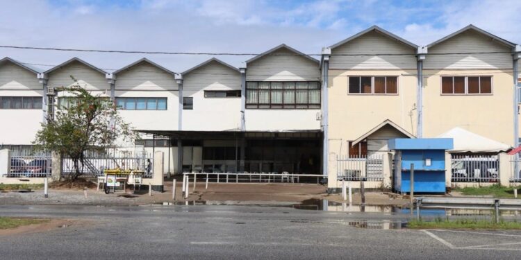 CBB neemt TikTok-melding over vermeende onrechtmatige betalingseis in onderzoek 1 cbb1 Het CBB onderzoekt een TikTok-melding over mogelijke onrechtmatige betaling. Meld verdachte situaties en lees hoe het bureau hiermee omgaat in het volledige artikel.