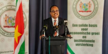 Na kritiek op Ballroom Prince: Rusland verdedigt keuze en benadrukt zuinig gebruik van externe locaties 1 gregory rusland vicepresident Vicepresident Rusland legt uit waarom externe locaties soms nodig zijn voor overheidsactiviteiten en benadrukt zuinigheid. Lees verder voor meer inzicht in deze afwegingen.