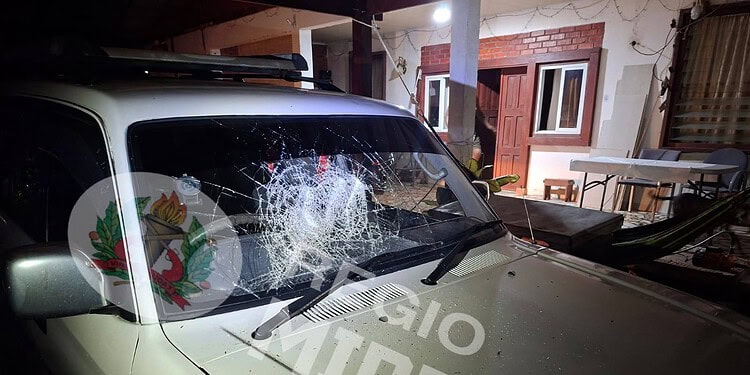 606008102 122304656606011040 278590135806585683 n Een man werd aangehouden na het vernielen van autoruiten in Wanica. De politie onderzoekt de zaak verder. Lees het volledige verhaal voor meer details.