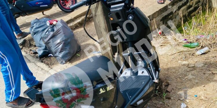 E-biker zwaar gewond na botsing met elektriciteitsmast aan Ephraimzegenweg 1 612063903 122337000776001925 7859596843714619866 n e1767567101461 Een e-biker raakte ernstig gewond na een botsing met een elektriciteitsmast in Santodorp. Lees verder voor details en de stand van zaken rond e-bike regelgeving.