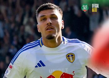 613003315 122277660866206057 4415145839650466462 n e1767896172247 Joël Piroe kiest ervoor zijn interlands voor Suriname te spelen, zo bevestigt de 26-jarige spits van Leeds United aan Voetbalzone. De Wijchense aanvaller hoopt met het land van zijn vader zich te plaatsen voor het WK.