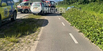 613100953 122338658048001925 8835913845579241335 n Bij een frontale botsing op de Martin Luther Kingweg, ter hoogte van het PWB-project, is vrijdagmiddag 9 januari 2026 een 19-jarige mede-inzittende om het leven gekomen. Twee bestuurders raakten zwaargewond en zijn per ambulance afgevoerd naar de Spoedeisende Hulp.