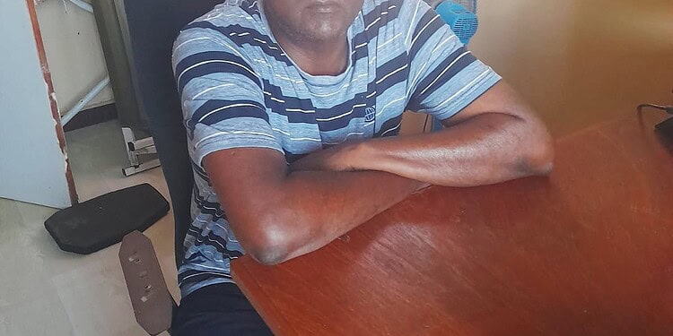 Taxichauffeur aangehouden na actie politie Regio West in Nickerie 1 613476169 712787465245433 619121074291165125 n Een taxichauffeur is aangehouden wegens smokkelen van vreemdelingen in Nickerie. Lees verder voor meer details over deze politieactie en het onderzoek.