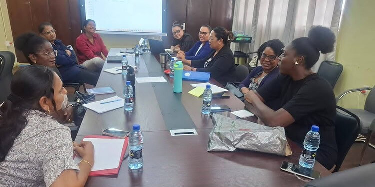 615735206 1177273711247327 5104028431204863663 n Het IKBeN werd op donderdag 20 november 2025, de Internationale Dag voor de Rechten van het Kind, officieel geheractiveerd. Het netwerk moet functioneren als een samenwerkingsstructuur waarin ministeries en maatschappelijke organisaties gezamenlijk optrekken om kinderen en gezinnen beter te beschermen.