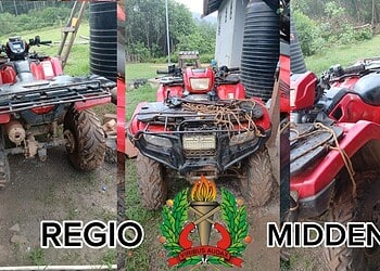 622708335 122309166296011040 5811691000587611387 n De politie heeft in het Moeroekriki-gebied een achtergelaten ATV aangetroffen en in beslag genomen. Het voertuig stond op een moeilijk bereikbare plek midden in het bos en zou daar al langere tijd hebben gestaan. De eigenaar wordt opgeroepen zich te melden bij politiebureau Kraboedoi.