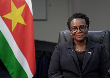 6efb64a7 6801 4879 8efd d1adfd5da8c1 Minister Wijnerman benadrukt het belang van samenwerking en gerichte investeringen voor duurzame groei en stabiliteit in Suriname. Lees verder voor