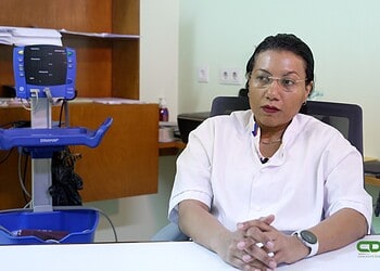 792e010e 566e 44dd bba7 0ed692f46c18 Het chikungunya-virus, dat wordt overgedragen door muskieten, is na enkele jaren van relatieve afwezigheid opnieuw opgedoken in Suriname. Het ministerie van Volksgezondheid heeft recent officieel melding gemaakt van een uitbraak, nadat laboratoriumtesten acht gevallen in het land hadden bevestigd.