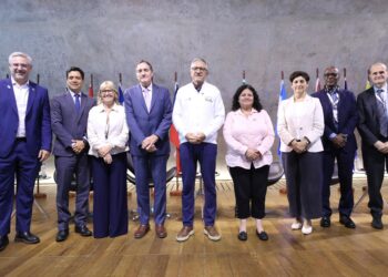 91fd2b4a 8410 22e9 e7b0 b89d91d55000 De Alliantie voor Primary Health Care (PHC) in de Amerika’s – een initiatief van PAHO, de Wereldbank en de IDB – bestaat twee jaar en heeft Bolivia en Uruguay formeel als leden verwelkomd. Tijdens een regionaal forum in Rio de Janeiro werden ook nieuwe investeringsafspraken benadrukt.