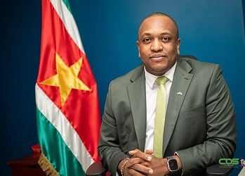 Minister Bouva Buitenlands beleid eerste zes maanden dynamisch en uitdagend Minister Bouva bevestigt dat Suriname de positie en het beheer van de Corantijnrivier onverminderd handhaaft en benadrukt het belang van voortgezet overleg met Guyana ....