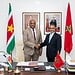 Minister Bouva bezoekt buitenposten in Marokko en Frankrijk 2 Minister Melvin Bouva van Buitenlandse Zaken, Internationale Handel en Samenwerking (BIS) heeft op 16 en 17 januari 2026 een werkbezoek gebracht aan de Surinaamse diplomatieke vertegenwoordigingen in Marokko en Frankrijk. In Marokko ging het om de ambassade in Rabat en het consulaat-generaal in Dakhla. In Frankrijk bezocht hij de ambassade in Parijs.