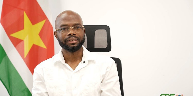 Nieuwe loonreeks zorgsector mogelijk medio 2026 een feit 1 Minister Misiekaba 1 De regering werkt aan een nieuwe loonreeks voor zorgpersoneel en investeert in huisvesting om personeel te behouden. Lees verder voor alle details en ontwikkelingen ....