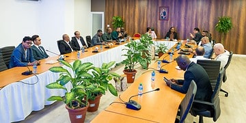 President Jennifer Simons voert overleg over de situatie in Venezuela 1536x1025 1 President Simons bespreekt met ministers en veiligheidsdiensten de situatie in Venezuela en de impact op Suriname. Lees verder voor alle details en regionale inzichten.