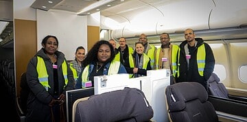 Presidentiele werkgroepen bezoeken Hahn Airport in voorbereiding op vernieuwd SLM product 1 Suriname Airways vernieuwt haar luchtvaartproduct met meer comfort en toeristische focus, inclusief vier reisklassen en verbeterde logistiek. Lees verder voor