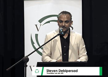 Steven Debipersad, voorzitter van de VES tijdens de jaarrede 2026