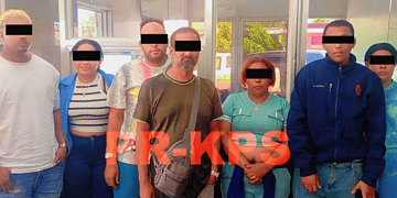 Screenshot 2026 01 17 191231 De politie arresteerde een taxichauffeur die zes illegale vreemdelingen vervoerde in Nickerie. Lees verder voor meer details over deze zaak.