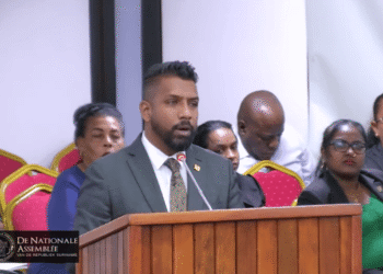 Minister van Justitie en Politie, Harish Monorath in de Nationale Assemblee