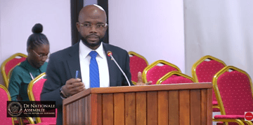Screenshot 2026 01 29 195732 “Er is opvang voor nierpatiënten in Nickerie”, zei minister André Misiekaba van Volksgezondheid, Welzijn en Arbeid donderdag in het parlement.