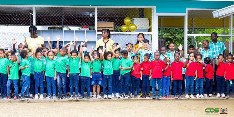 OS II Livorno krijgt grondige opknapbeurt dankzij Staatsolie Foundation en GOw2 1 Staatsolie Foundation levert OS II Livorno volledig gerenoveerd op 8 De Openbare School II Livorno is na een grondige renovatie weer sprankelend en veilig voor leerlingen en leerkrachten dankzij Staatsolie Foundation. Lees verder voor meer ....