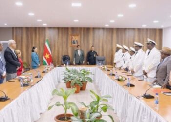 Fiti Makandra in gesprek met de regering voor de komst van de Koning begin December 2025