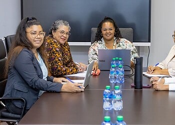 aa5ea535 f43b 40b5 b952 4bbb923390b3 Het BOG versterkt toezicht op hygiëne in het schoolvoedingsproject voor gezonde maaltijden. Ontdek hoe dit kinderen landelijk beschermt en lees meer in het artikel.