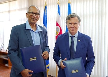 Guyanese agronomist Muhammad Ibrahim (left) will serve as IICA Director General for the period 2026-2030, succeeding Argentine veterinarian Manuel Otero, who held the position for two consecutive terms.
