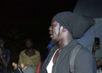 matawai gebied Ontevreden goudzoekers in het Matawai-gebied willen de weg nabij kamp 21 niet openstellen. Ze willen een oplossing in de kwestie waarbij een ondernemer het hen moeilijk maakt om aan goudwinning te doen op een berg in het gebied.