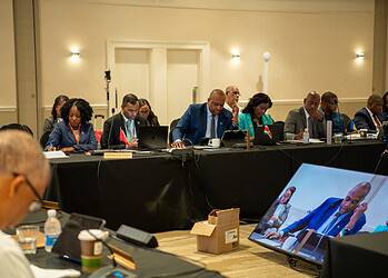 0a99c355 8e15 4e8b b4d4 77fe2711a993 Minister Melvin Bouva (BIS) heeft dinsdag 24 februari 2026 in Basseterre, Saint Kitts and Nevis, deelgenomen aan een speciale CARICOM-ministerraad. Op de agenda stonden onder meer de begroting 2026, de CSME, herstelbetalingen en wijzigingen rond oorsprongsregels en industriebeleid.