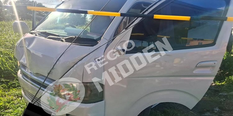 626315671 122343905432001925 5094131971991505355 n Het politieonderzoek naar de dodelijke aanrijding met een fietser op de kruising van de Viool- en de Ragoebarsingweg heeft een nieuwe wending gekregen. Een mede-inzittende heeft na verhoor bekend dat hij de Hiace-bus bestuurde. Hij is inmiddels als verdachte aangehouden.