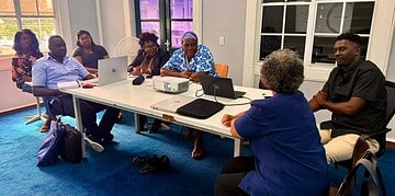 631489777 1323932609766574 2768072475754724480 n Het ministerie van Jeugdontwikkeling en Sport (JOS) heeft met stichting Gaape Denki gesproken over de alarmerende situatie van jongeren in Davis Buiten, ook bekend als Texas. JOS kondigt een werkbezoek aan om samen met partners te zoeken naar structurele oplossingen.