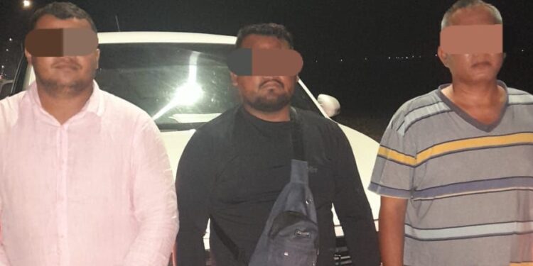 Drie verdachten aangehouden in Regio West op verdenking van mensenhandel en mensensmokkel 1 634697129 740844169106429 8575296887347083702 n e1771086290294 De speciale unit van de politie in Regio West heeft woensdag 11 februari 2026 drie verdachten aangehouden op verdenking van mensenhandel en mensensmokkel. Het gaat om een taxichauffeur en twee Brazilianen die volgens de politie kort daarvoor via Guyana illegaal Suriname zouden zijn binnengekomen.