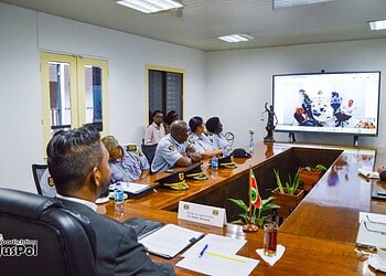637614859 1309368414552860 6541534287416653722 n Suriname en Sint Maarten hebben maandag 16 februari 2026 een samenwerkingsovereenkomst ondertekend om het detentie- en gevangeniswezen te versterken. De overeenkomst werd getekend door minister Harish S. Monorath van Justitie en Politie en zijn Sint Maartense collega Nathalie Tackling.