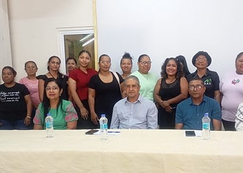 9970ad62 9fc7 43fc 8ddd a412f3f37a27 In Groningen, in het district Saramacca, is de Stichting Arbeidsmobilisatie en Ontwikkeling (SAO) gestart met drie gesubsidieerde vaktrainingen binnen het project Wroko Fu Mek Moni. Het gaat om de trainingen Textiele werkvormen, GaWaSa en Elektro-huisinstallatie. In totaal hebben 81 deelnemers uit het district zich aangemeld.