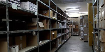 BGVS Rapport over vervallen medicijnen afgerond 1 Het Bedrijf Geneesmiddelenvoorziening Suriname (BGVS) heeft minister André Misiekaba (VWA) een rapport overhandigd over een partij vervallen medicijnen ter waarde van circa US$ 1,3 miljoen. Volgens BGVS-directeur Quincy Joemai worden stappen gezet om de middelen wettelijk te vernietigen en herhaling te voorkomen.