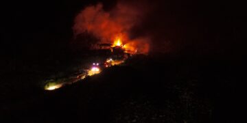 Brand olieverwerkingsbedrijf waterland onder controle