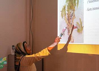 DSC01277 2 LVV heeft voorlichters uit de verschillende ressorten in het oosten recent uitgebreid bijgepraat over CWBD. De ziekte was de afgelopen periode al via diverse mediakanalen onder de aandacht gebracht, maar het ministerie zet nu extra in op kennisversterking in de regio.