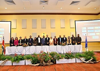 IDB banking1 De Surinaamse Bankiersvereniging (SBV) en IDB Invest hebben het Sustainable Finance Protocol officieel gelanceerd in Paramaribo. Het initiatief brengt alle aangesloten banken bijeen onder één set afspraken en principes om duurzame financiering in Suriname te versnellen.