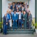 Local Content Board en sectorpartners werken aan snellere oplossingen richting 2028 8 Local Content Board en sectorpartners maken werk van snelle werkbare oplossingen richting 2028 4 De Local Content Board (LCB) heeft op maandag 23 februari 2026 een strategische stakeholdermeeting gehouden met vertegenwoordigers van internationale olie- en gasoperators, toeleveranciers en Staatsolie. Aanwezig waren onder meer SBM Offshore, Petronas, TotalEnergies, Chevron, Halliburton en APA, naast andere partners binnen de sector.