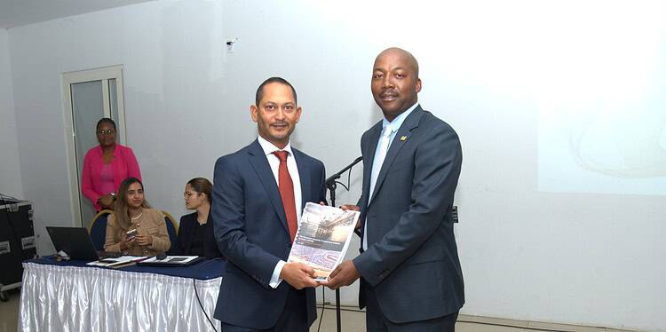 P1036162 Het Extractive Industries Transparency Initiative in Suriname (EITI-SR) heeft op donderdag 5 februari de jaarrapporten over de periode 2021–2024 gepresenteerd.