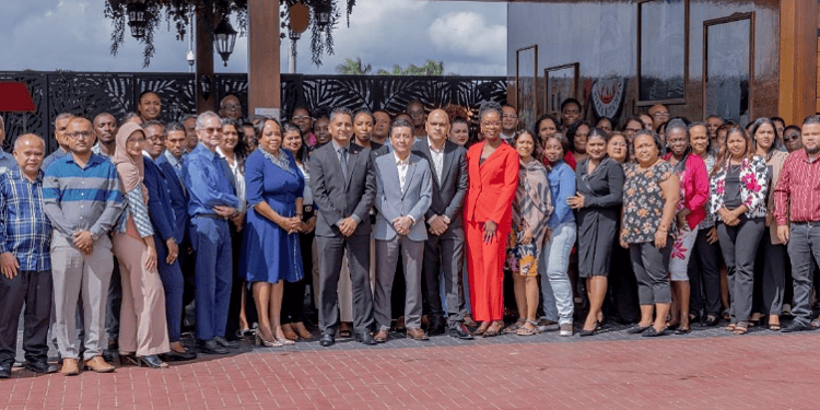 Screenshot 2026 02 09 220809 De Rekenkamer heeft op vrijdag 6 februari 2026 een workshop gehouden over interne controle als fundament voor solide Public Finance Management (PFM). Interne controleafdelingen van ministeries, staatsorganen en toezichthoudende instanties namen deel. Doel was het belang van interne beheersing en samenwerking binnen het controlebestel te versterken.