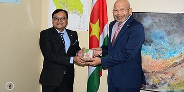 gupta currie De ambassadeur van India in Suriname, Subhash P. Gupta, heeft op maandag 16 februari 2026 een eerste formeel bezoek gebracht aan minister Dirk Currie van Onderwijs, Wetenschap en Cultuur. Tijdens het onderhoud is stilgestaan bij de historische banden tussen India en Suriname en de mogelijkheden om de samenwerking verder uit te bouwen.