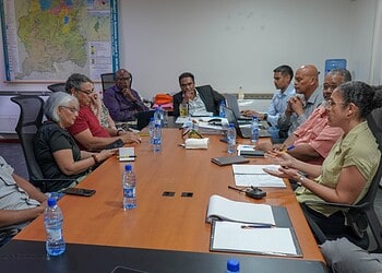 lvv 9226 2 Het ministerie van Landbouw, Veeteelt en Visserij (LVV) neemt diverse maatregelen om de kans op binnenkomst van vogelgriep te verkleinen. Een eventuele uitbraak kan ingrijpende gevolgen hebben voor de lokale pluimveesector en deze zwaar treffen.